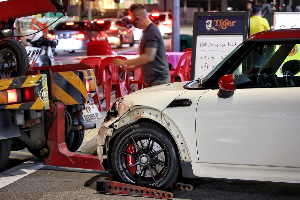 Drink Driving Mini Cooper Driver Crashes Car, Assaults Police When ...